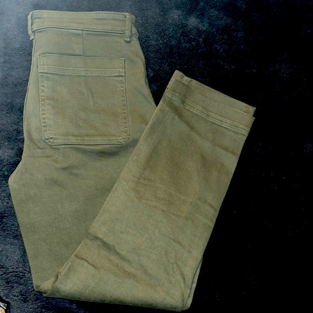 Everlane Slim Leg Crop Pants Excellent condition size 6 Regular